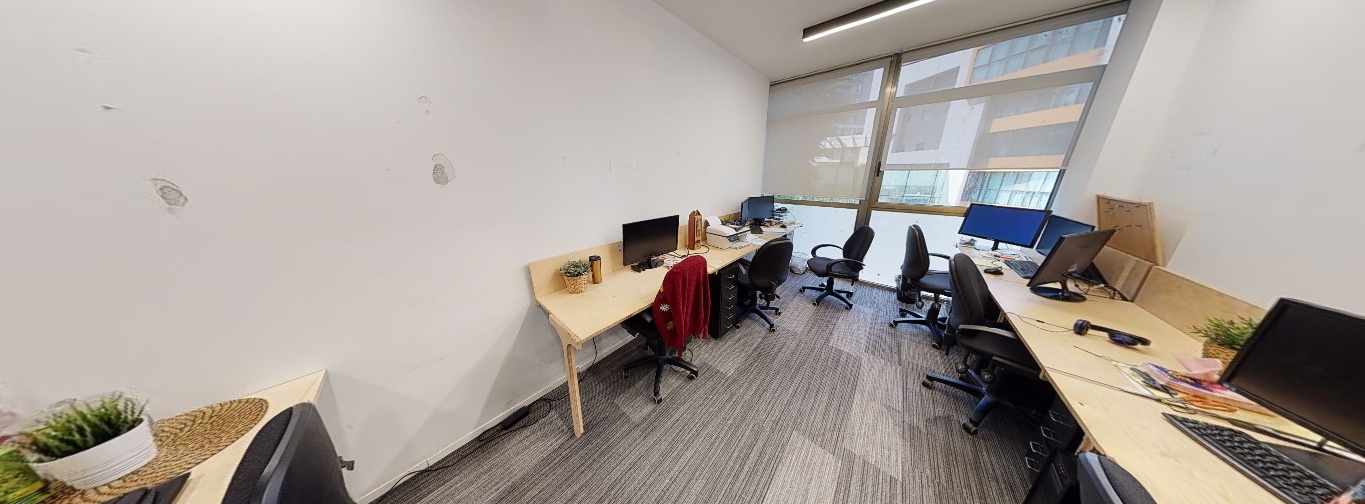 Sarona Space Hahashmonaim | שולחן חם ל- 1 - 1 אנשים | תמונה #0